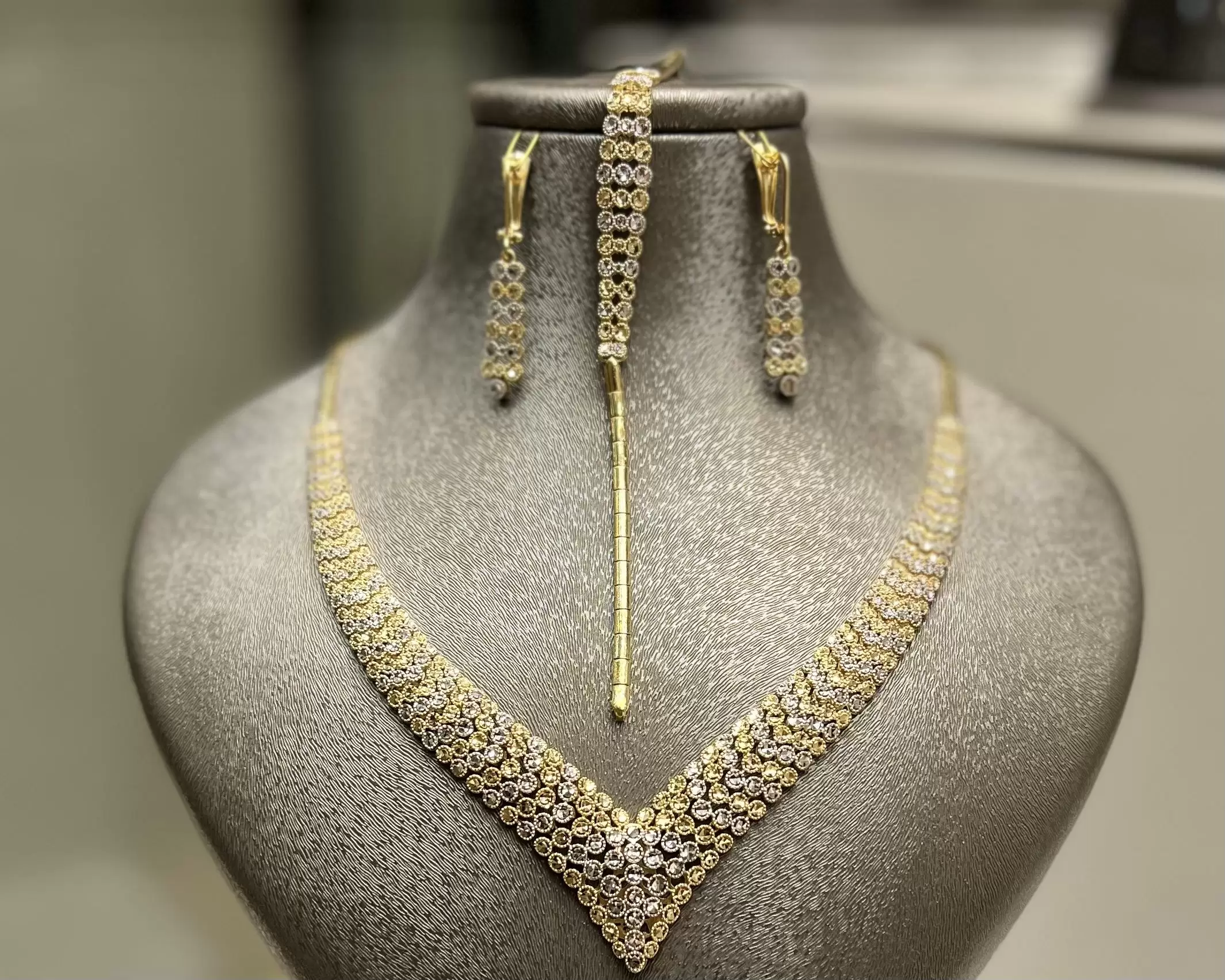 سرویس طلا دو رنگ اسکار | طلا و جواهری آرام