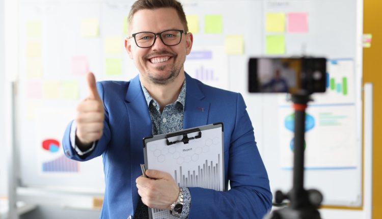 استخدام کارشناس روابط عمومی