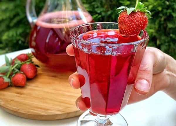 نوشیدنی توت فرنگی